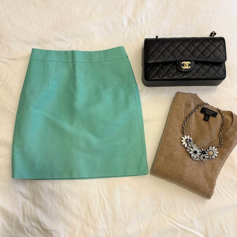 Size Women's Pencil Skirt In A Muted Pastel Green, Zip-Up